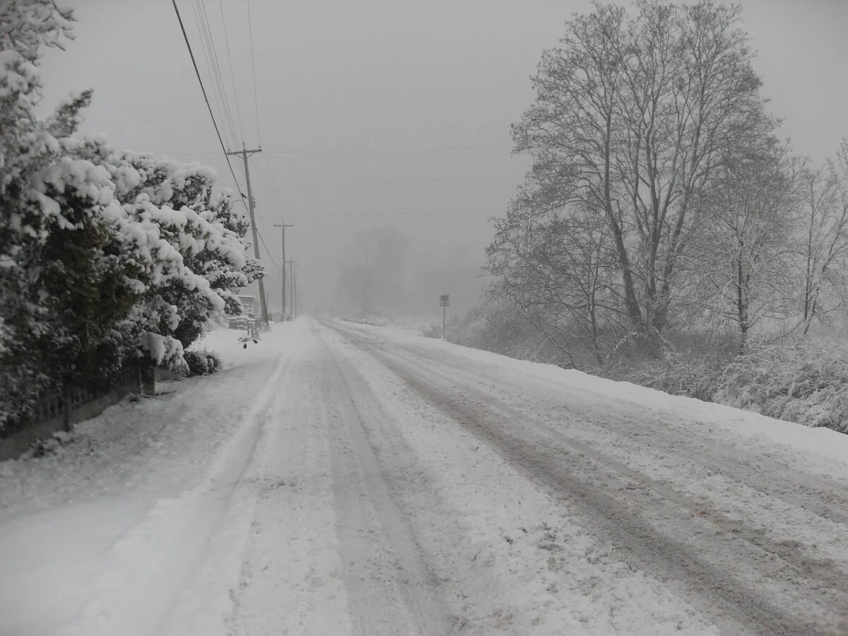 Prognoza meteo, 3 ianuarie. Se strică vremea radical: Ploi, lapoviță, ninsori și viscol