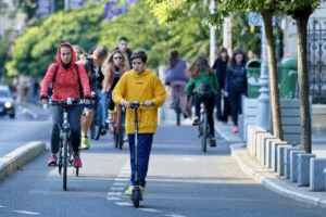 Amenzi mai mari pentru bicicliștii și conducătorii de trotinete. Regulile pe care trebuie să le respecte