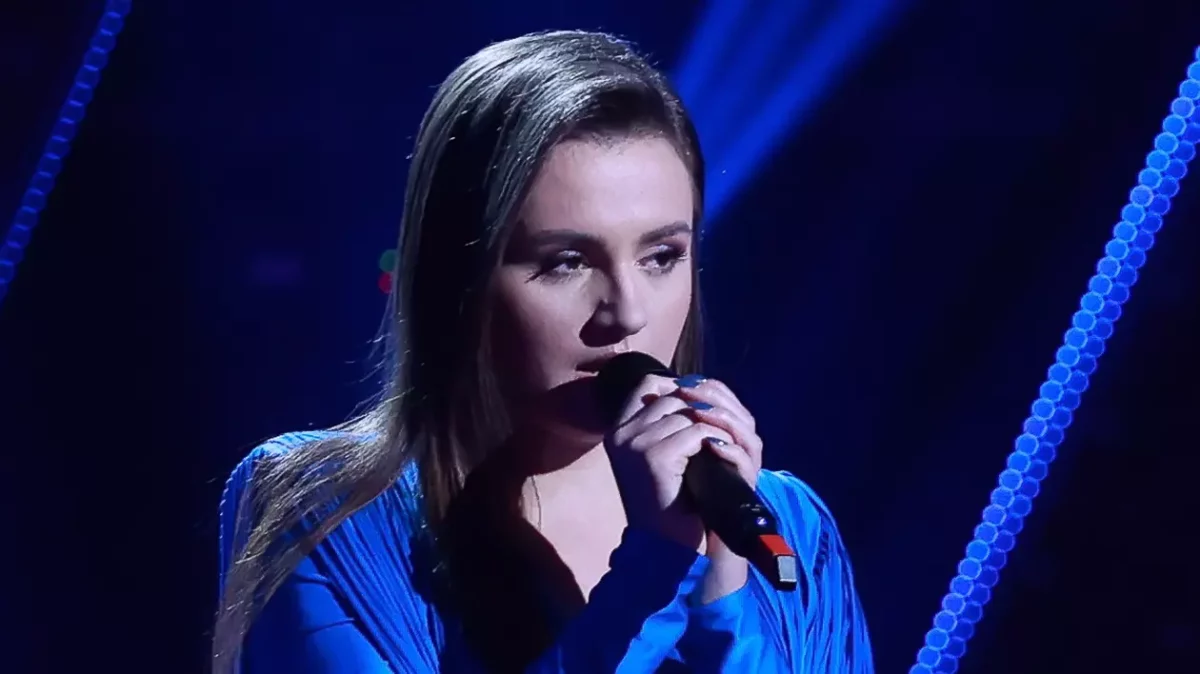 Descalificată în Republica Moldova, vrea să ajungă cu orice preţ pe scena Eurovisionului. Gestul unei interprete din Chişinău