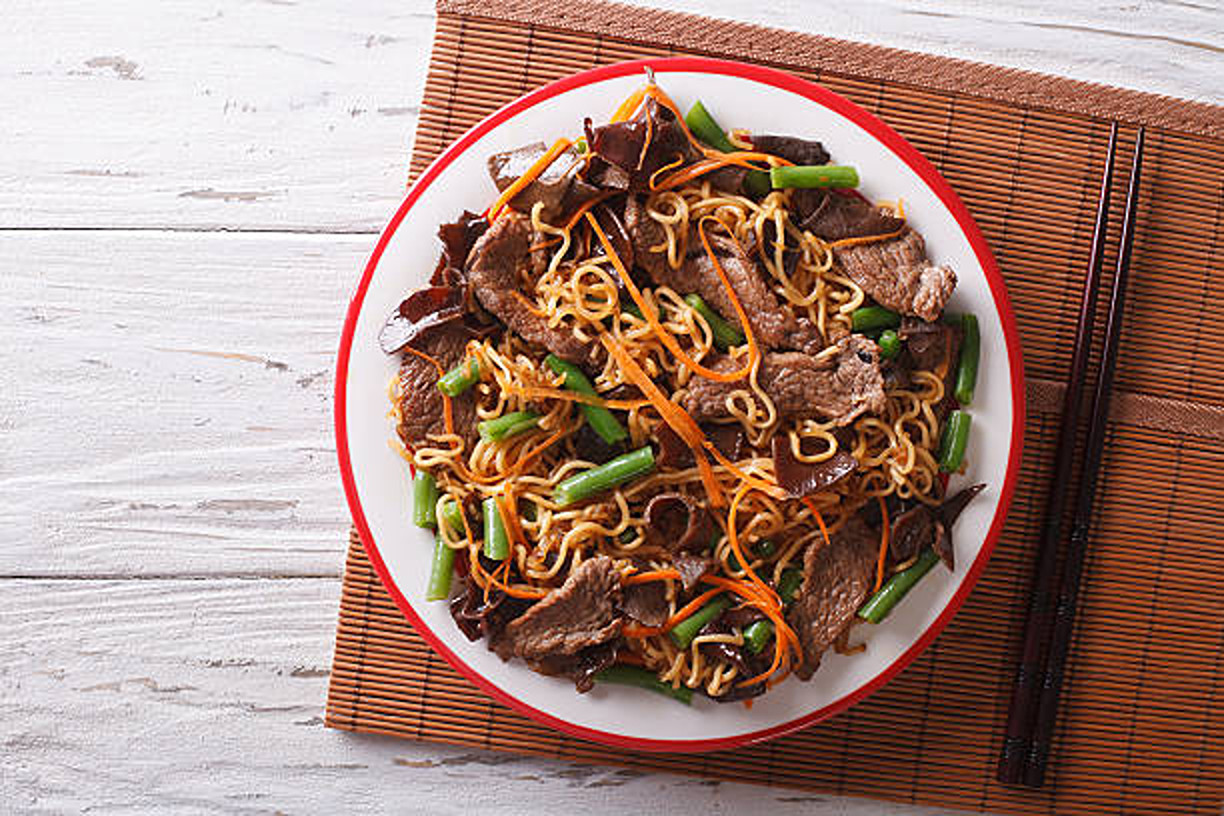 Noodles cu vită