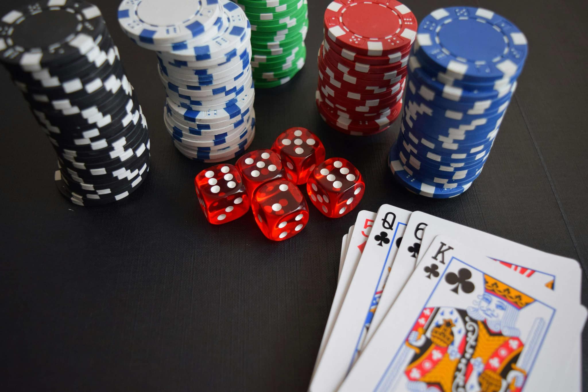 Oamenii de afaceri români care nu-și riscă banii la poker. Care este motivul adevărat