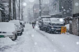 Spitalul Floreasca, plin de pacienți cu mâini și picioare rupte după ce au căzut pe zăpadă