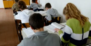 Nicuşor Dan: Rata de analfabetism funcţional este o problemă de securitate naţională