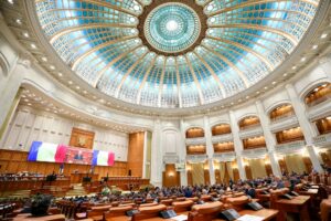 Actuala coaliție guvernamentală abia mai depășește 50%. Sondaj CURS