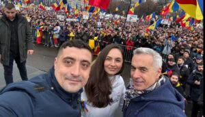 Simion le cere oamenilor să iasă în stradă pentru că are o „chemare”