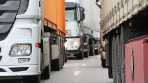 Lovitură dură pentru transportatorii moldoveni de mărfuri. Rusia închide granițele pentru tranzit