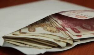 Locuri de muncă bine plătite în Republica Moldova. Până la 50.000 de lei pe lună pentru un post de director de liceu