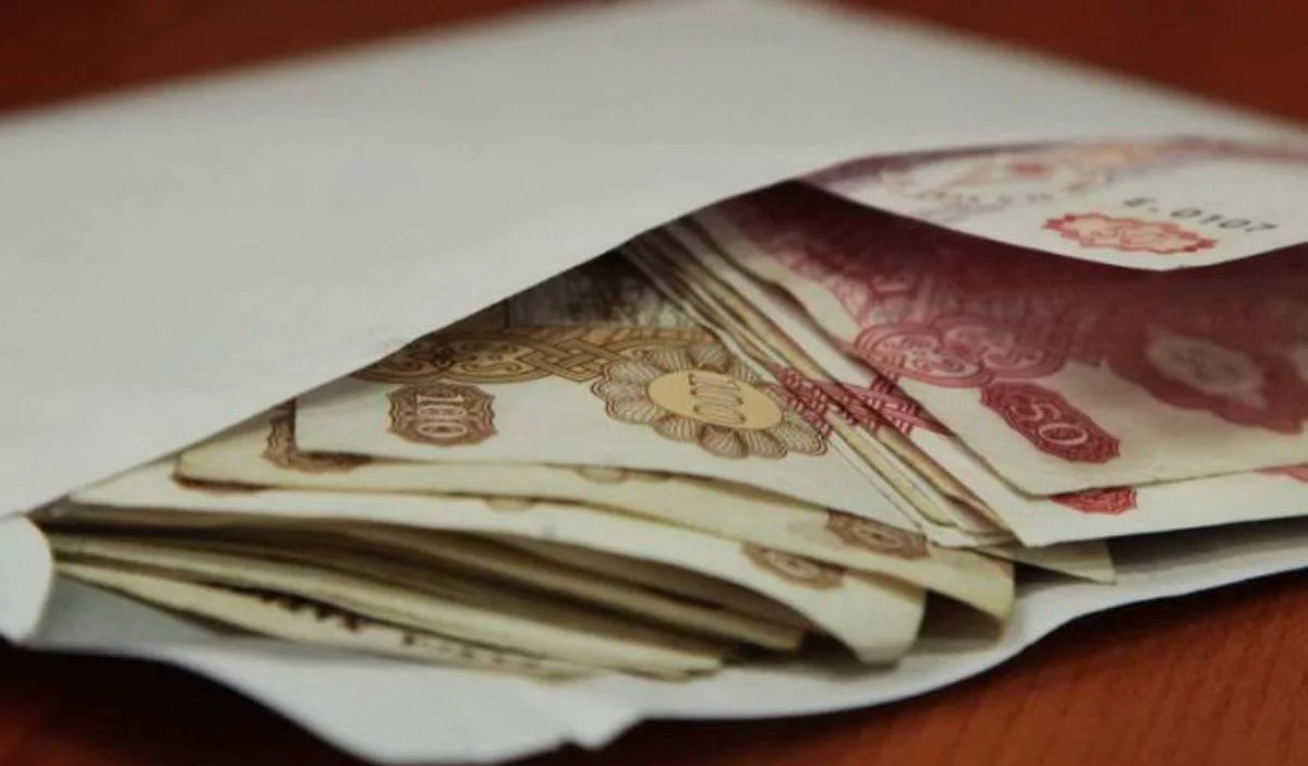 Locuri de muncă bine plătite în Republica Moldova. Până la 50.000 de lei pe lună pentru un post de director de liceu
