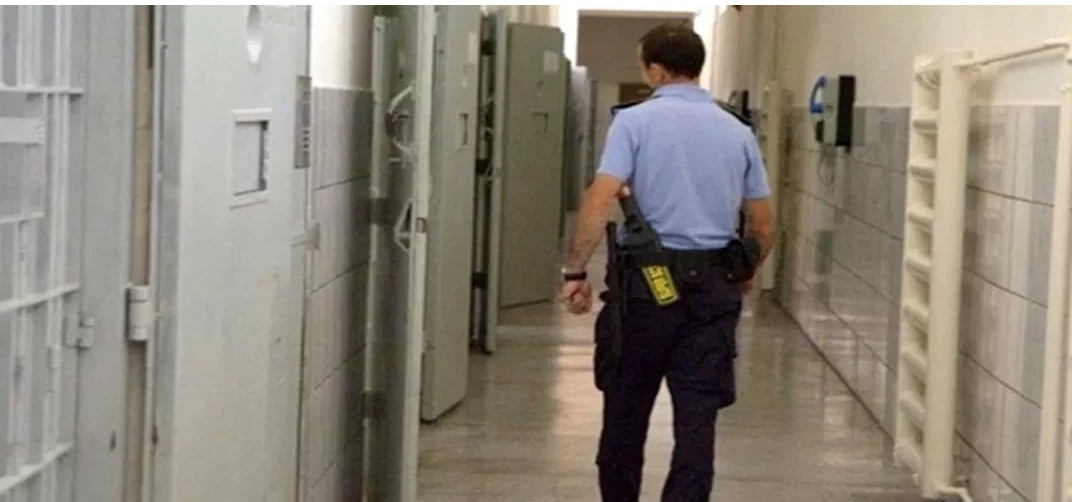 Neamț. Fiul care și-a agresat mama, reținut din nou la două zile după eliberare