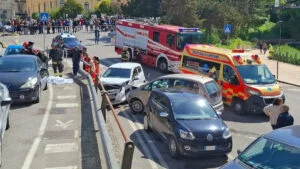 Tragedie în Italia. Un octogenar a intrat cu mașina într-un grup de oameni