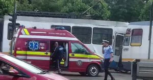 Accident în Piața Eroii Revoluției. Două tramvaie au intrat în coliziune