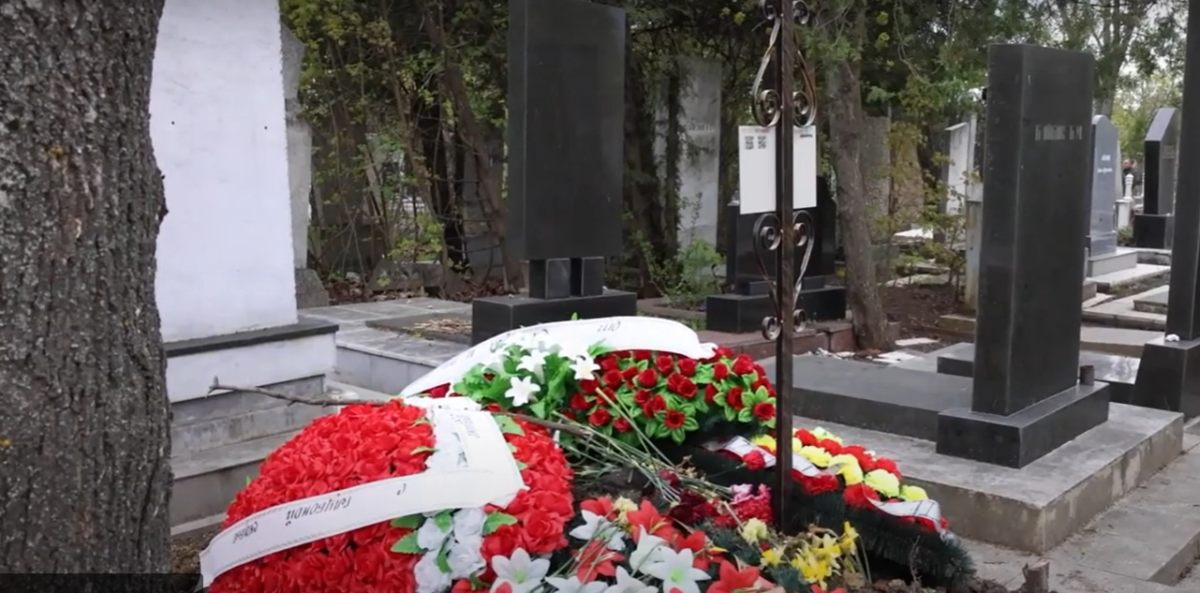 Mitropolia Chișinăului și a Întregii Moldove îndeamnă credincioșii să renunțe la utilizarea coroanelor din plastic