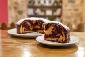 Ce ascund cozonacii din magazine. Lista de chimicale a fost publicată