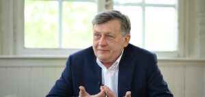 Antonescu: România rămâne un stat laic și va respecta toate credințele