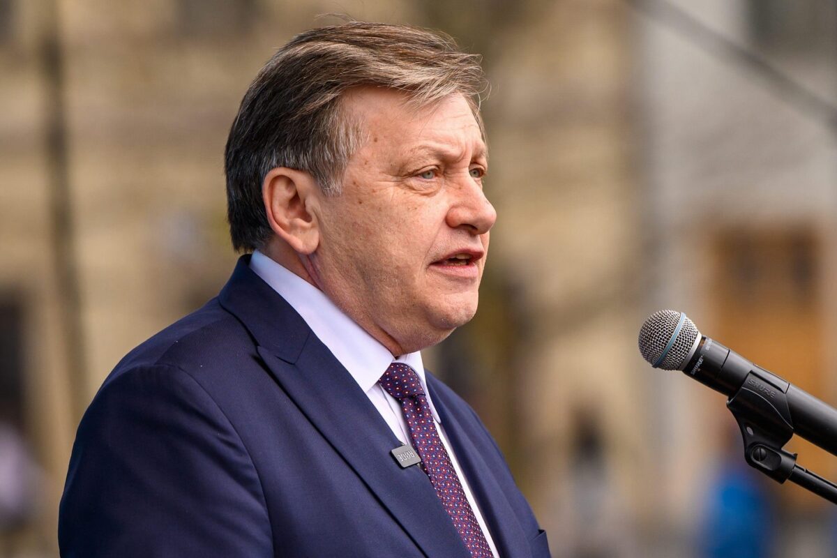 Antonescu: Principalul meu adversar în campanie este izolaţionismul, reprezentat de Simion și Ponta