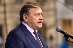 Antonescu: Principalul meu adversar în campanie este izolaţionismul, reprezentat de Simion și Ponta