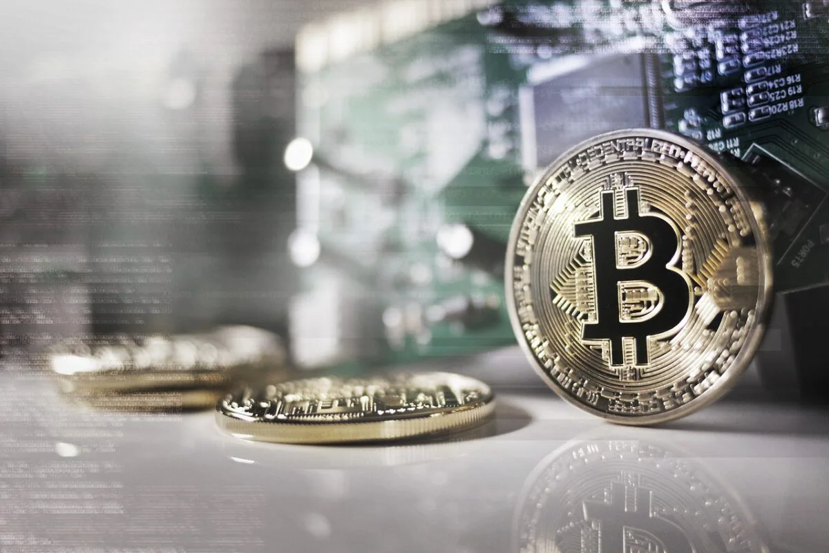 SUA nu mai investighează criptomonedele. Interesele personale ale lui Trump din spatele deciziei