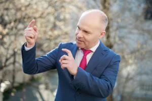 Funeriu și-a lansat programul pentru Educație: Vouchere de meditaţii şi reduceri de impozite