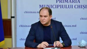 Ion Ceban își concediază rudele din fruntea întreprinderilor municipale, inclusiv pe nașul său