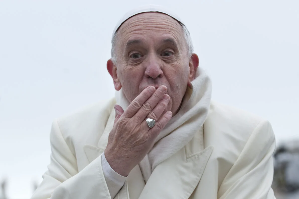 Papa Francisc și ruperea de tradiție