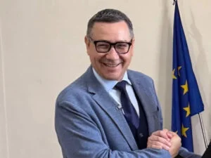 Ponta promite reduceri de taxe și tichete pentru bugetari