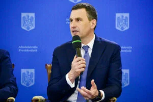 Taxe mărite, din nou, pentru oamenii de rând. Bugetarii de lux, aproape neatinși