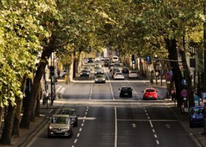 Reguli esențiale aplicate în sensurile giratorii. Abaterile sunt taxate dur