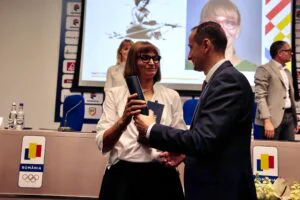 Valeria Răcilă van Groningen şi Marius Urzică au primit Ordinul Excelenţa Olimpică al COSR
