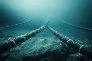 România se alătură SUA și UE pentru protejarea cablurilor submarine față de amenințările digitale