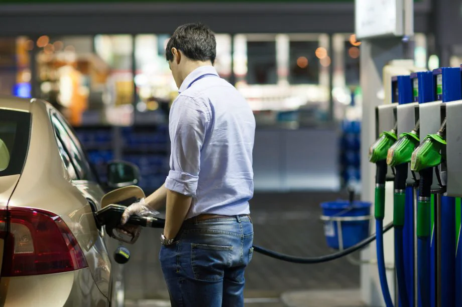 Carburanții continuă să se scumpească. Motorina se apropie de 20 lei litru