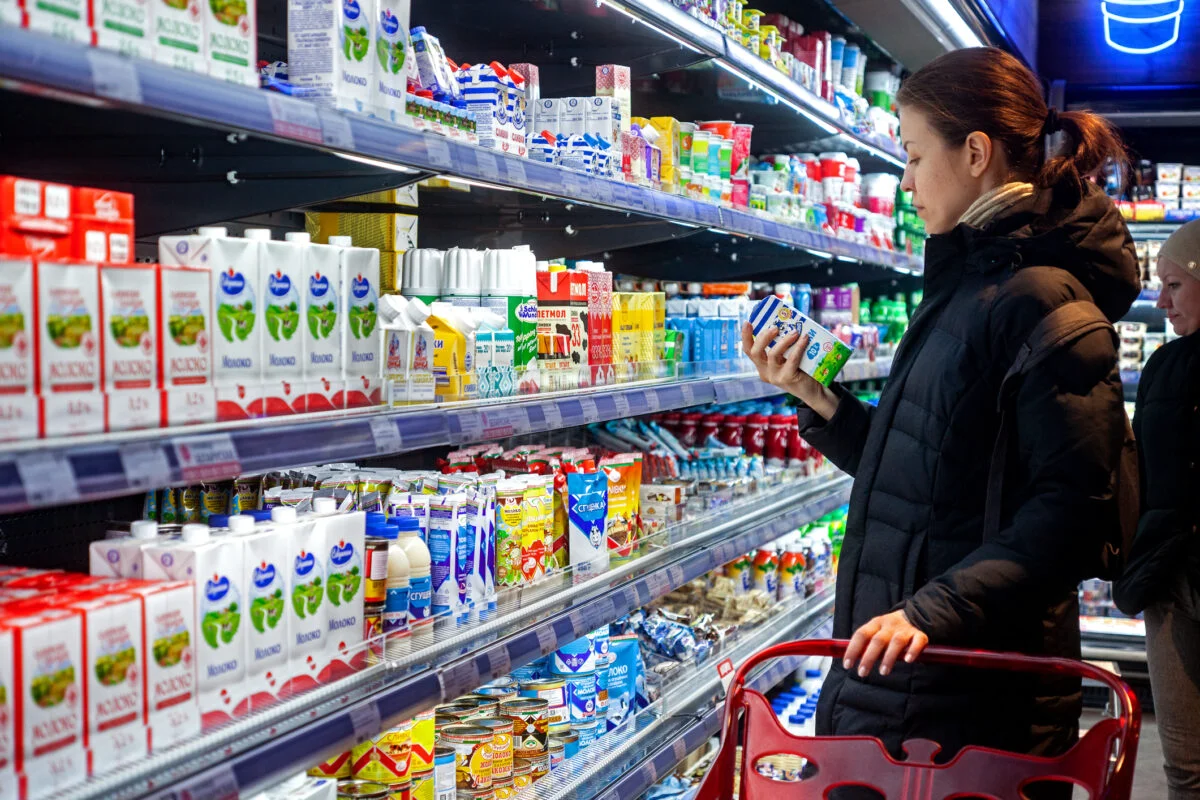 Expirat nu înseamnă stricat. Cât timp mai poți mânca alimentele