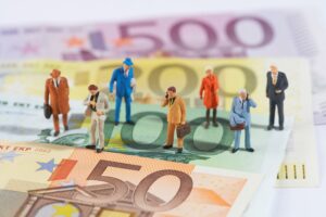 Guvernele din Europa continuă să-și supraîndatoreze cetățenii