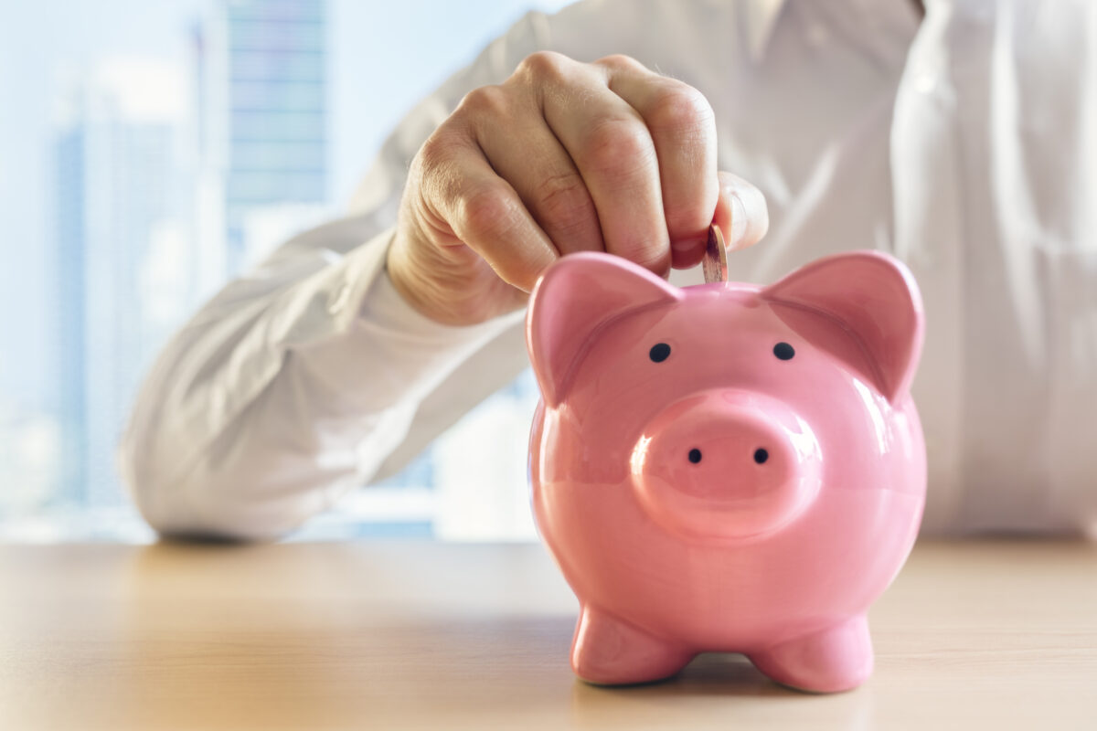 Românii care au economii primesc vești importante. Modalitatea de gestionare a banilor în bănci se schimbă