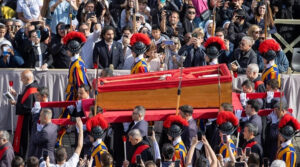Live Text/Video. Ultimele aplauze pentru Papa Francisc. Sicriul a ajuns la Biserica Maria Maggiore. Update