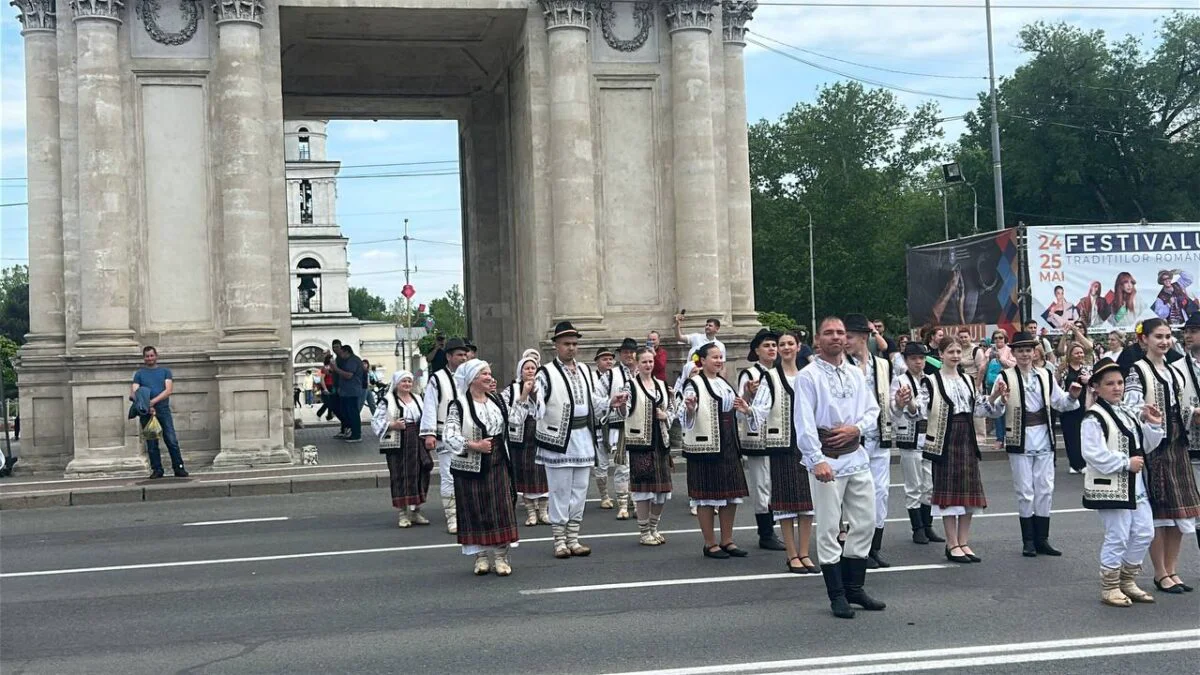 Festivalul Tradițiilor Românești a început la Chișinău: Muzică, meșteșuguri și delicii locale îi așteaptă pe vizitatori. Video