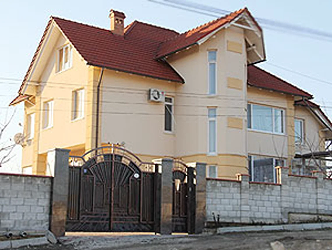 Casa de "5000 de euro" a familiei Popov