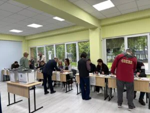 Alegeri prezidențiale în România. Prezență masivă la urne, peste Prut