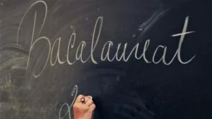 Bacalaureat 2025: Căști și sisteme de copiat interzise! O linie subțire între control și educație