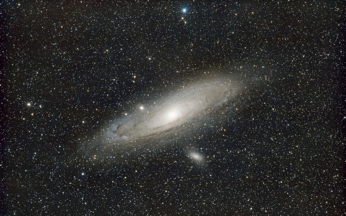 Un mare mister al Universului a fost deslușit. De ce spațiul cosmic este negru