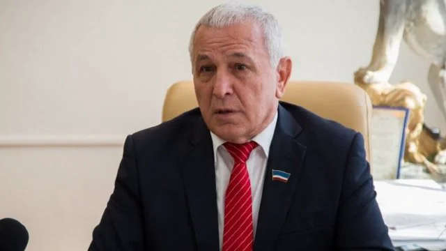 Își recuperează pașaportul diplomatic, dar rămâne „prizonier” în Republica Moldova