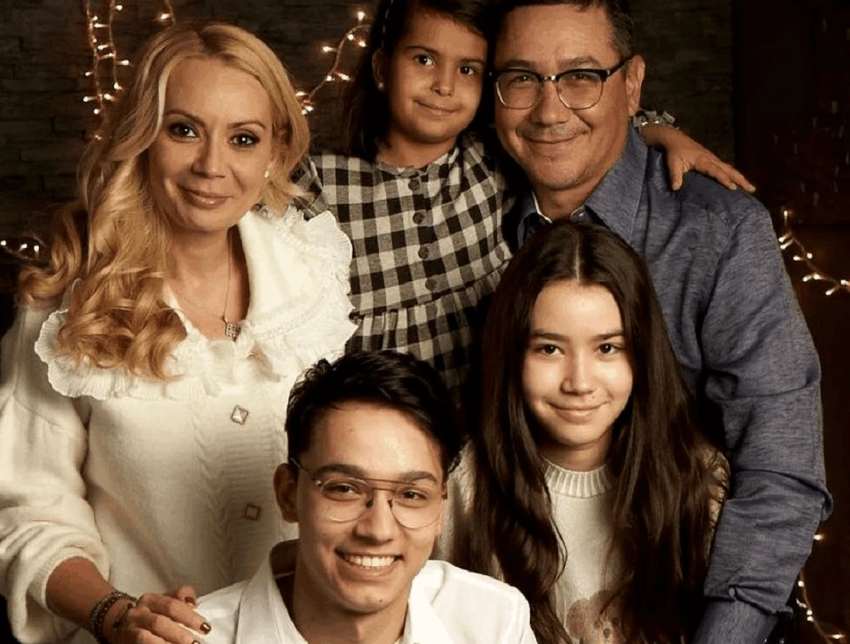 Victor Ponta și Daciana, mai fericiți ca niciodată. Dar fiecare cu un alt partener