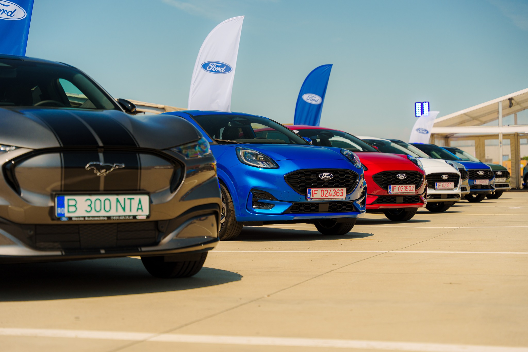 Defecțiune la camerele de marșarier. Ford anunță rechemarea a peste un milion de mașini