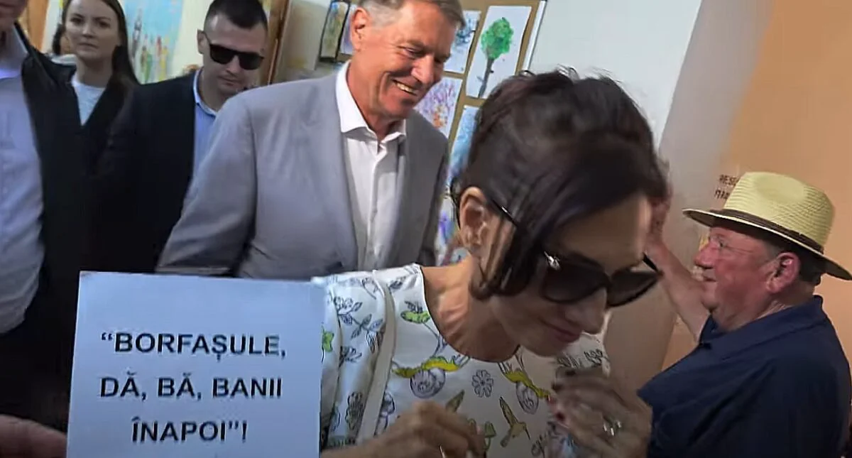 Ce a pățit protestatarul care l-a apostrofat pe Iohannis: Borfașilor, dați, bă, banii înapoi!