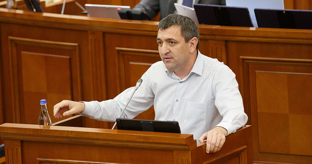 Contrabanda cu arme la vama moldo-română. Nu se poate fără demisii