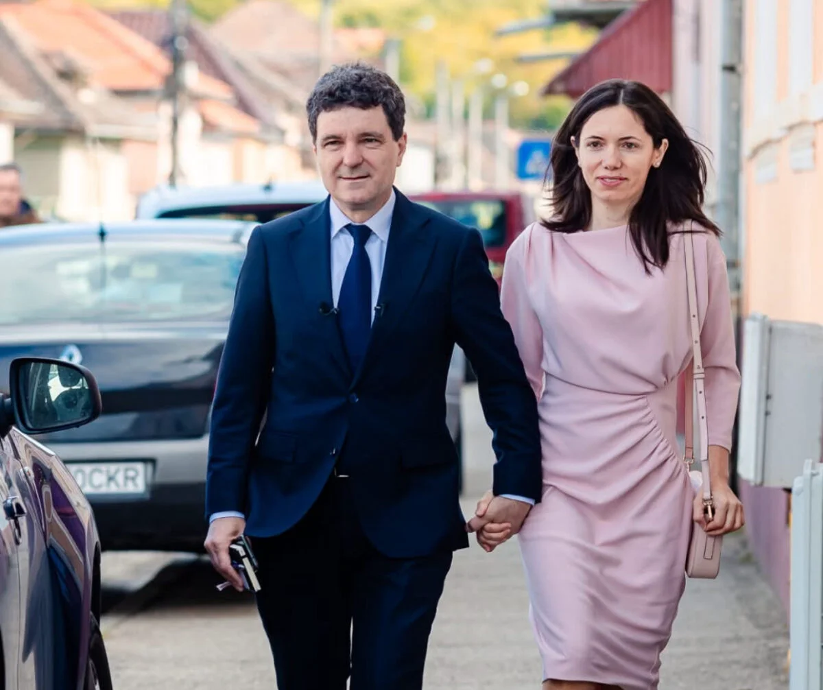 Mirabela Grădinaru, figura discretă din spatele lui Nicușor Dan. A refuzat să lucreze în învățământ