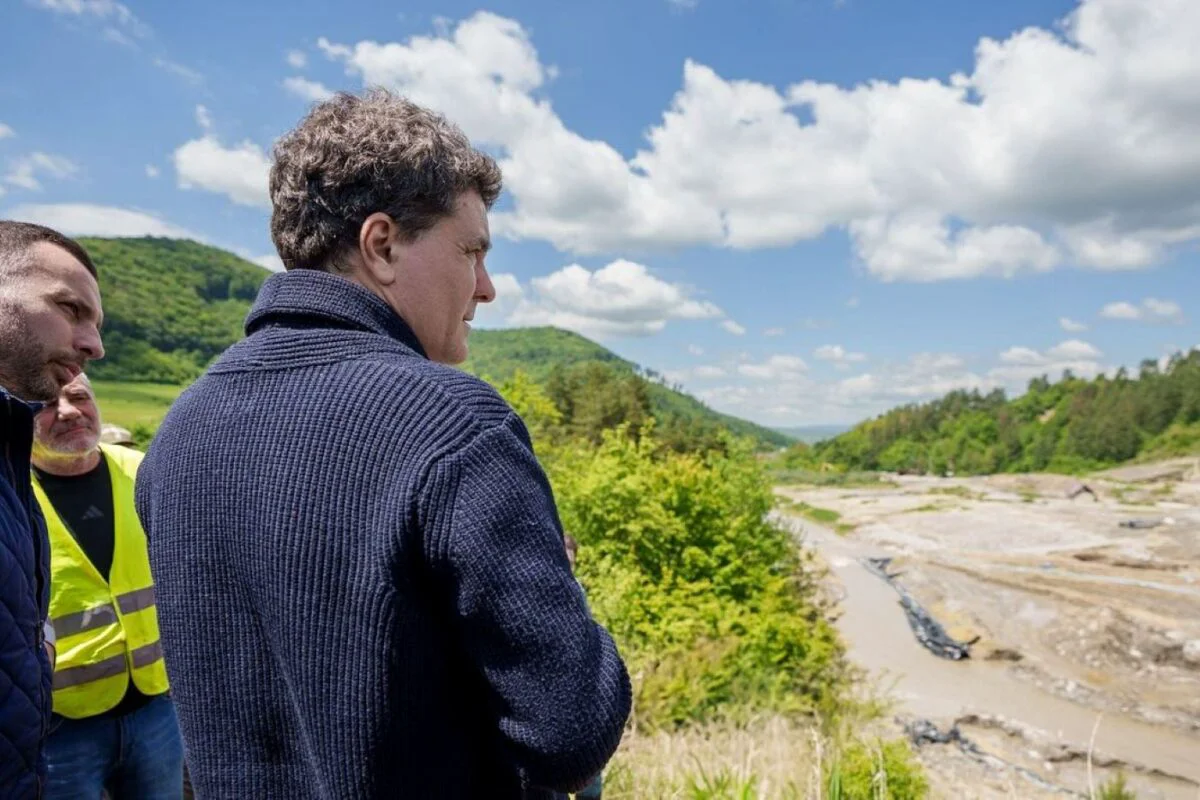 Nicuşor Dan, în zonele afectate de inundații: Au fost programe de construire de diguri care nu s-au realizat