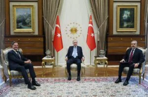 Miniştrii de externe din NATO negociază în Turcia creșterea cheltuielilor militare