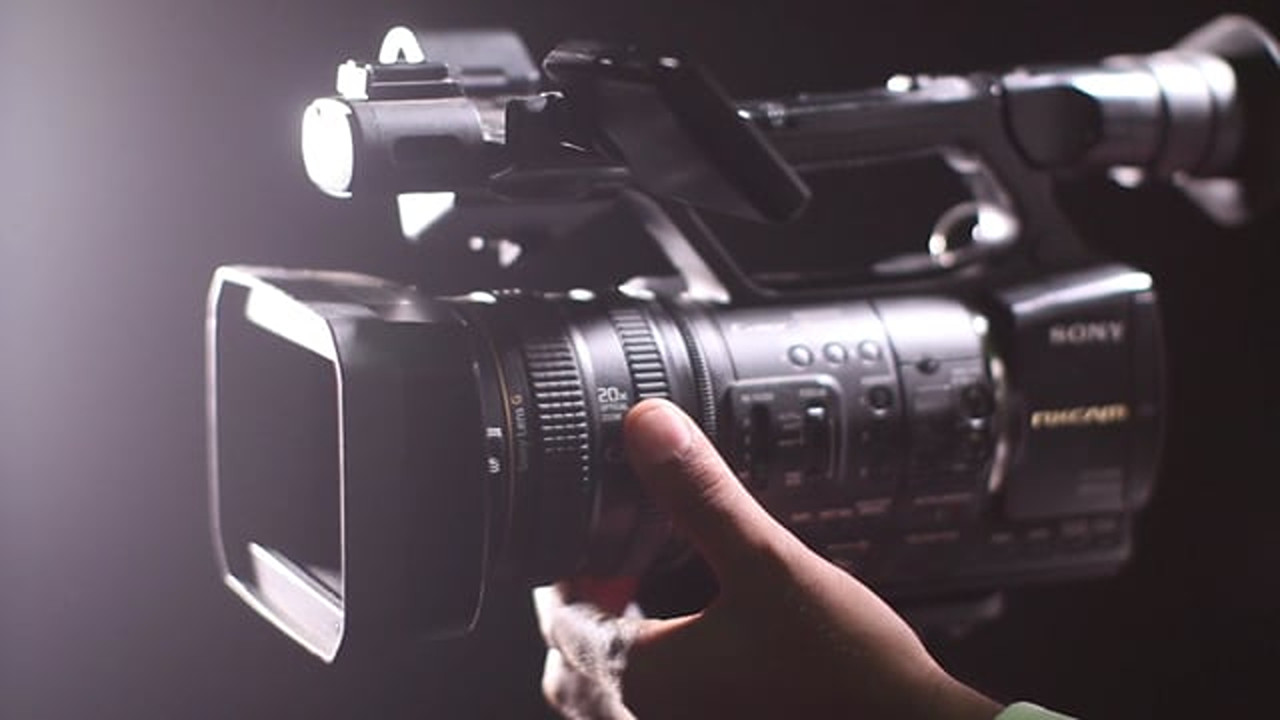 Un producător a dezvăluit când ar urma să-și recupereze investiția din trilogia Sirenele