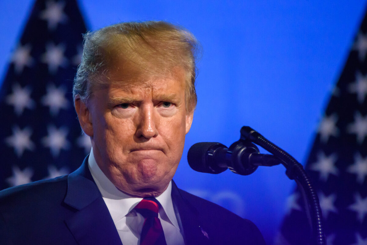 Trump amenință UE cu tarife uriașe pentru importuri. Bursele au căzut pe ambele părți ale Atlanticului