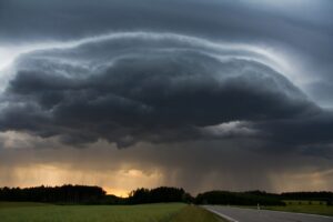 Fenomene meteo extreme anunțate în România: un front de aer rece înaintează spre noi